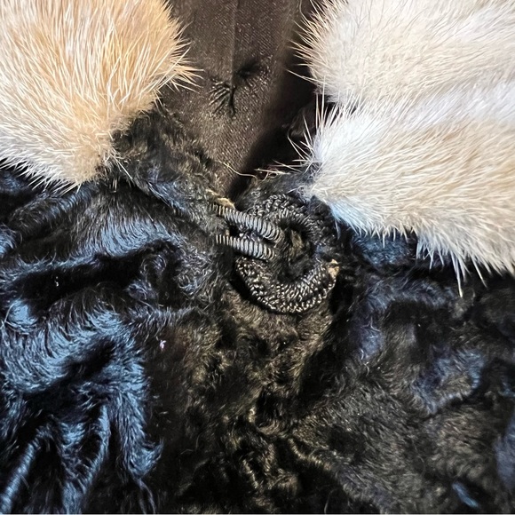 Vintage Black 50s Persian Lamb Coat with Fur Collar 3/4 Length Sleeves, Size M - Picture 12 of 16